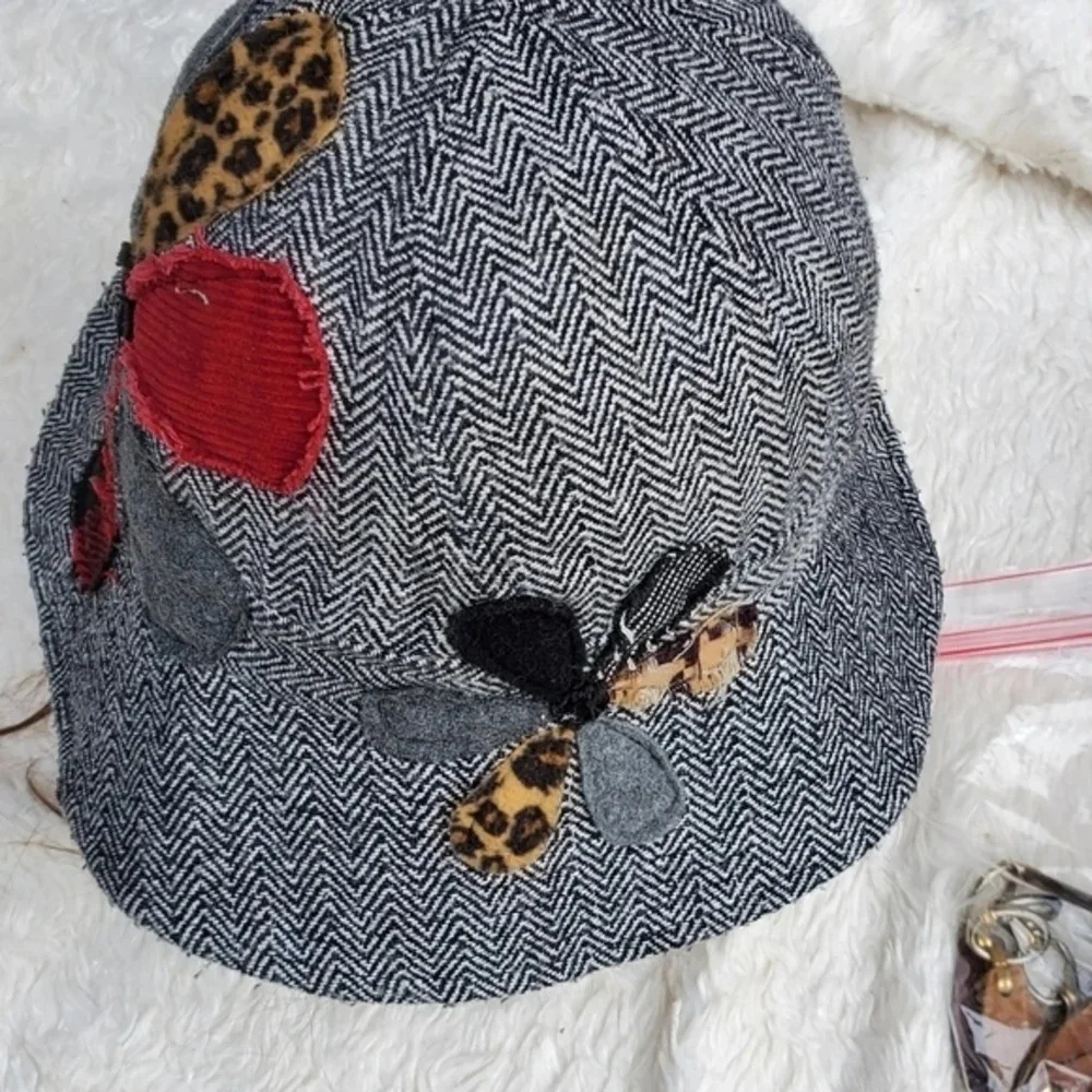 HERRINGBONE floral appliqués‎  wool tweed hat
